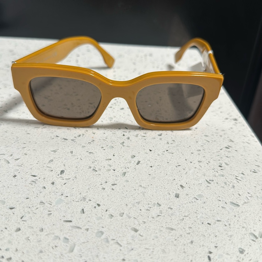 Authentic FENDI sunglasses (98)